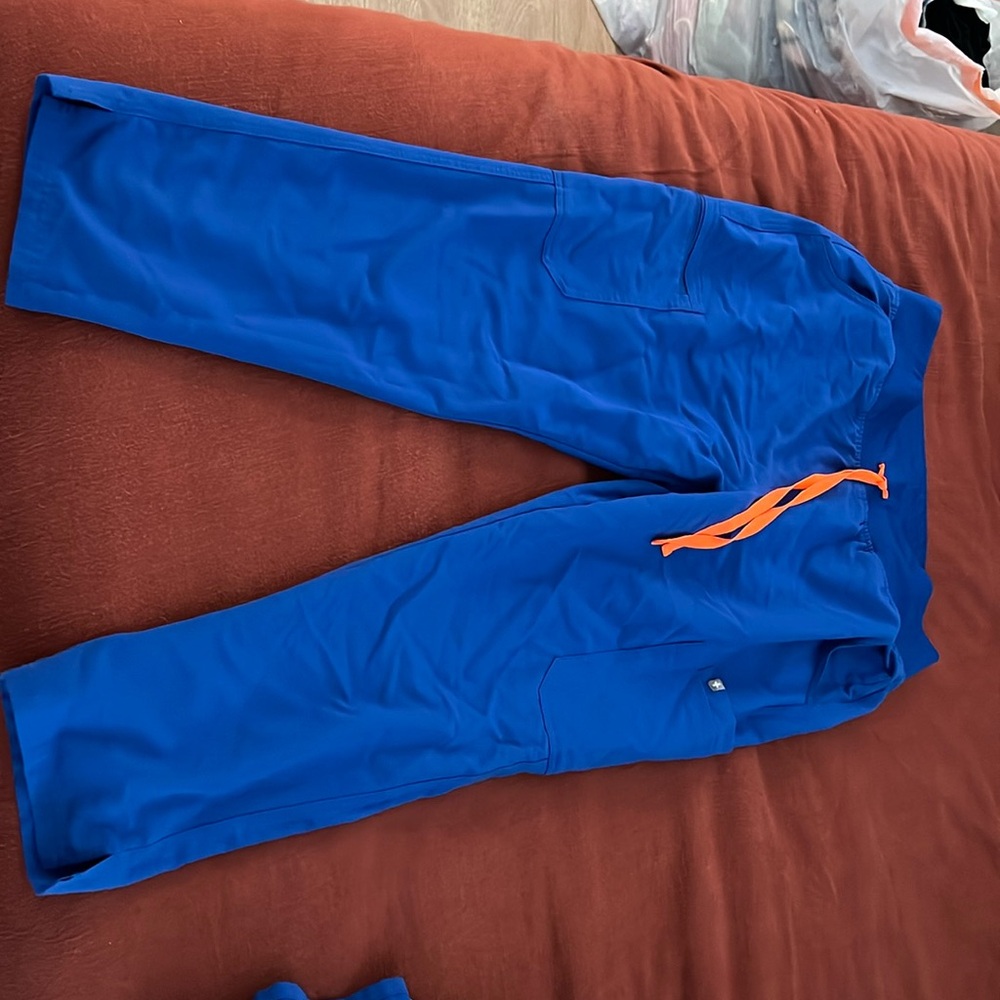 Figs winning blue straight leg scrub pant